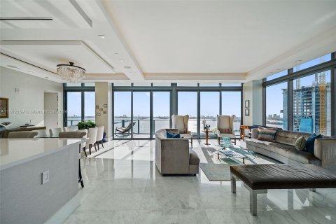 Copropriété à vendre à Miami, Floride: 5 chambres, 238.67 m2 № 1384462 - photo 4