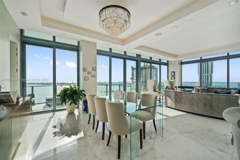 Condominio en venta en Miami, Florida, 5 dormitorios, 238.67 m2 № 1384462 - foto 8