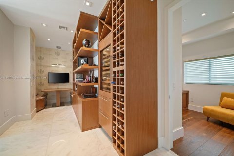 Condo in Miami, Florida, 5 bedrooms  № 1384462 - photo 25