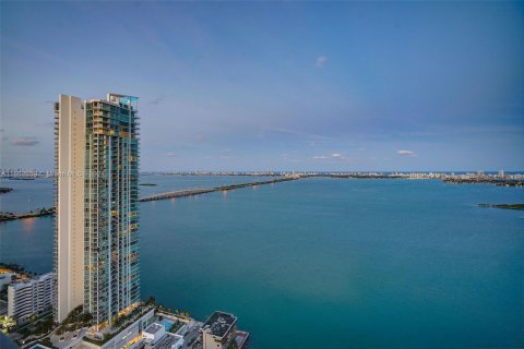 Copropriété à vendre à Miami, Floride: 5 chambres, 238.67 m2 № 1384462 - photo 2