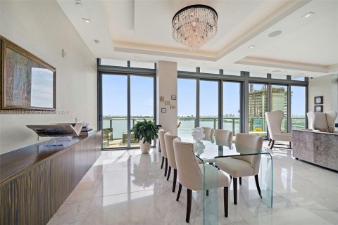 Copropriété à vendre à Miami, Floride: 5 chambres, 238.67 m2 № 1384462 - photo 18