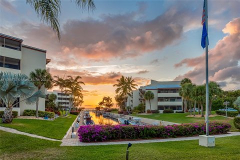 Condo in Key Largo, Florida, 2 bedrooms  № 1207222 - photo 1