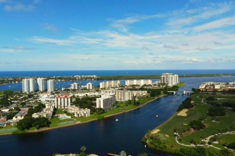 Condominio en venta en North Palm Beach, Florida, 3 dormitorios, 183.76 m2 № 1120135 - foto 19