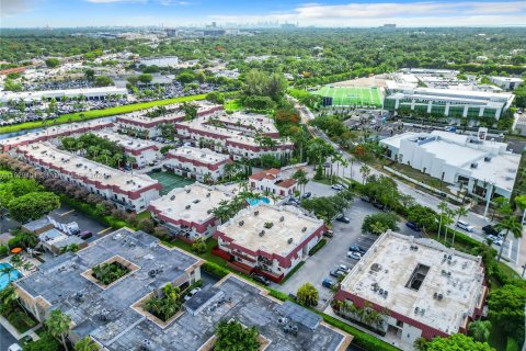 Condo in Pinecrest, Florida, 1 bedroom  № 1290511 - photo 27