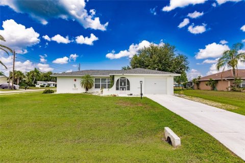 Casa en venta en Punta Gorda, Florida, 2 dormitorios, 145.76 m2 № 1298262 - foto 1