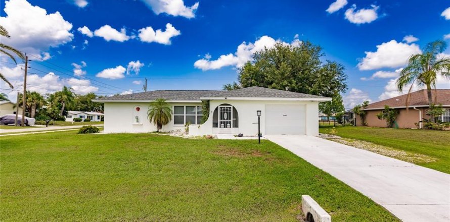 House in Punta Gorda, Florida 2 bedrooms, 145.76 sq.m. № 1298262