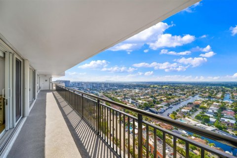 Condo in Fort Lauderdale, Florida, 2 bedrooms  № 945885 - photo 19