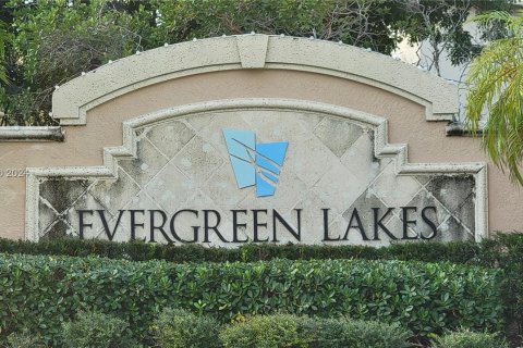 Condo in Coconut Creek, Florida, 1 bedroom  № 1332548 - photo 1