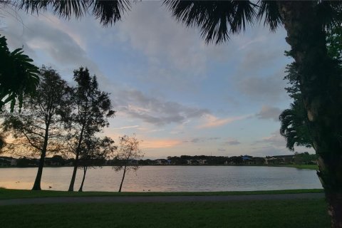 Condominio en alquiler en Coconut Creek, Florida, 1 dormitorio, 72.28 m2 № 1332548 - foto 14