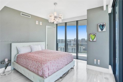 Condo in Sunny Isles Beach, Florida, 3 bedrooms  № 1332495 - photo 26