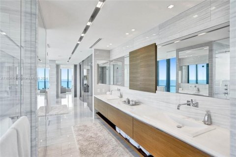 Condo in Sunny Isles Beach, Florida, 3 bedrooms  № 1332495 - photo 22