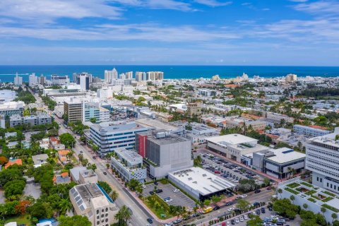 Propiedad comercial en venta en Miami Beach, Florida № 1421487 - foto 17