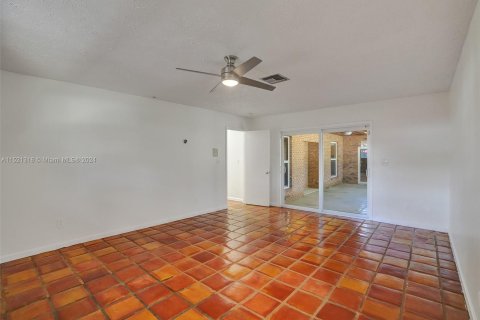 Casa en venta en Davie, Florida, 4 dormitorios, 358.6 m2 № 1009017 - foto 15