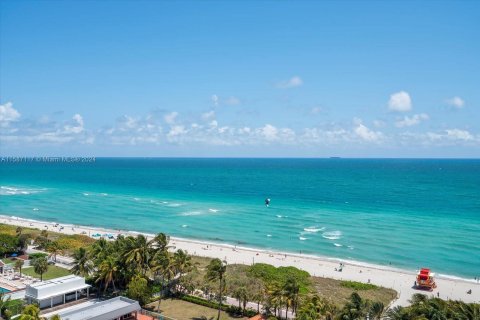 Condo in Miami Beach, Florida, 3 bedrooms  № 1175700 - photo 25