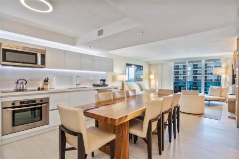 Condo in Miami Beach, Florida, 3 bedrooms  № 1175700 - photo 2