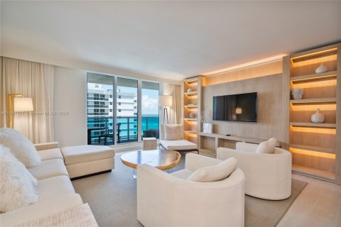 Condo in Miami Beach, Florida, 3 bedrooms  № 1175700 - photo 1