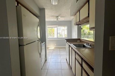 Condominio en venta en Tamarac, Florida, 1 dormitorio, 64.57 m2 № 1175659 - foto 10