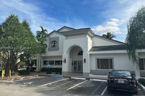 Condominio en venta en Tamarac, Florida, 1 dormitorio, 64.57 m2 № 1175659 - foto 2