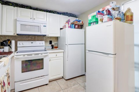 Condo in Lake Park, Florida, 2 bedrooms  № 1175130 - photo 15