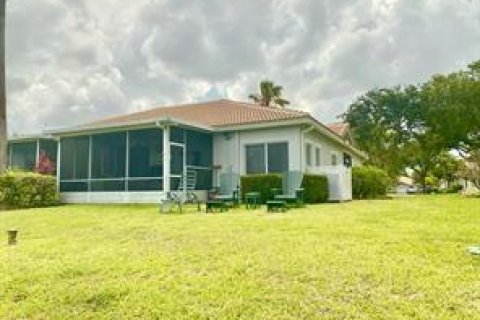 House in Deerfield Beach, Florida 3 bedrooms, 138.89 sq.m. № 1175132 - photo 17