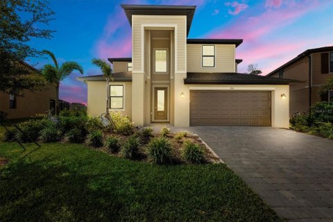 House in Port Charlotte, Florida 5 bedrooms, 300.17 sq.m. № 968614 - photo 1