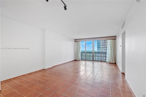 Condominio en venta en Coral Gables, Florida, 1 dormitorio, 84.54 m2 № 1151235 - foto 1