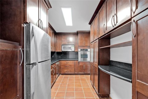 Condominio en venta en Coral Gables, Florida, 1 dormitorio, 84.54 m2 № 1151235 - foto 10