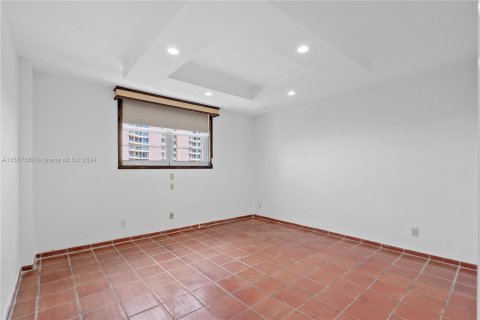 Condominio en venta en Coral Gables, Florida, 1 dormitorio, 84.54 m2 № 1151235 - foto 18