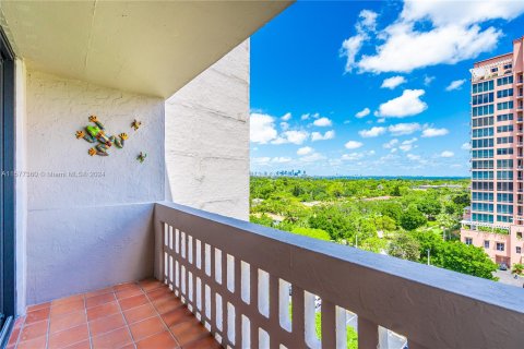 Condominio en venta en Coral Gables, Florida, 1 dormitorio, 84.54 m2 № 1151235 - foto 15