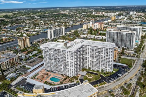 Condo in Pompano Beach, Florida, 2 bedrooms  № 1186256 - photo 8