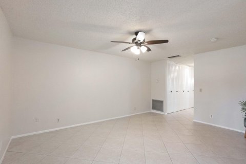 House in West Palm Beach, Florida 1 bedroom, 72.84 sq.m. № 1186250 - photo 10