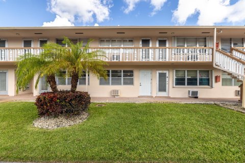 Condo in West Palm Beach, Florida, 1 bedroom  № 1134934 - photo 2