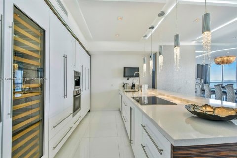 Copropriété à vendre à Sunny Isles Beach, Floride: 3 chambres, 375.79 m2 № 1091335 - photo 11