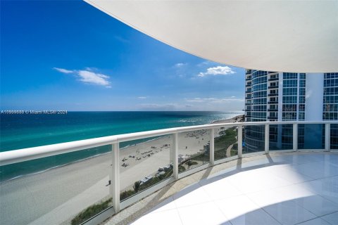 Condo in Sunny Isles Beach, Florida, 3 bedrooms  № 1091335 - photo 23