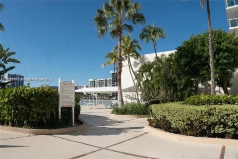 Copropriété à vendre à Hollywood, Floride: 2 chambres, 117.99 m2 № 1316634 - photo 6