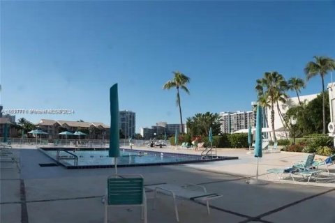 Condominio en venta en Hollywood, Florida, 2 dormitorios, 117.99 m2 № 1316634 - foto 5