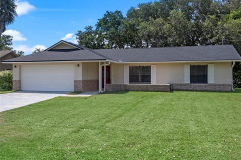 Villa ou maison à vendre à Kissimmee, Floride: 3 chambres, 130.53 m2 № 1336859 - photo 1