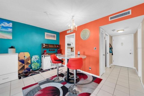 Condo in Saint Pete Beach, Florida, 1 bedroom  № 1336824 - photo 6