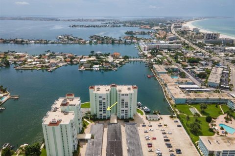 Copropriété à vendre à Saint Pete Beach, Floride: 1 chambre, 78.32 m2 № 1336824 - photo 18