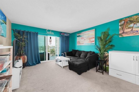 Condo in Saint Pete Beach, Florida, 1 bedroom  № 1336824 - photo 5