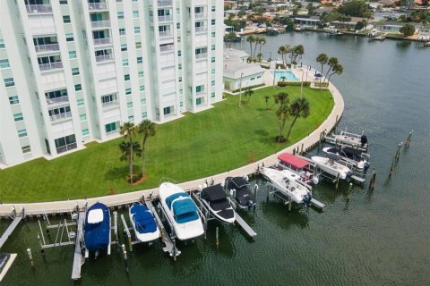 Condominio en venta en Saint Pete Beach, Florida, 1 dormitorio, 78.32 m2 № 1336824 - foto 29