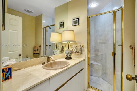 Condo in Aventura, Florida, 2 bedrooms  № 927369 - photo 30