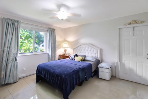 Casa en venta en Miami, Florida, 4 dormitorios, 213.77 m2 № 1412084 - foto 17