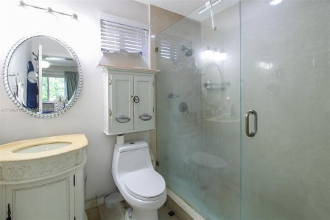 Casa en venta en Miami, Florida, 4 dormitorios, 213.77 m2 № 1412084 - foto 18