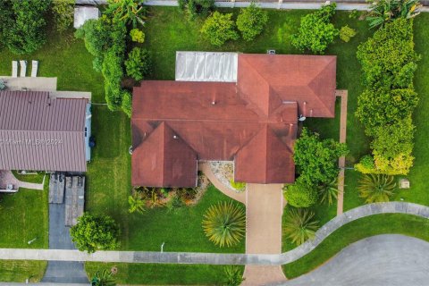 Casa en venta en Miami, Florida, 4 dormitorios, 213.77 m2 № 1412084 - foto 28