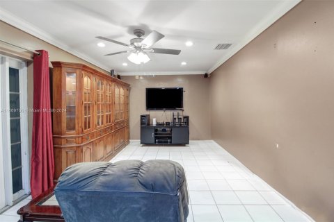 Casa en venta en Miami, Florida, 4 dormitorios, 213.77 m2 № 1412084 - foto 8