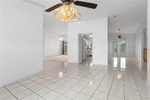 Villa ou maison à vendre à Deltona, Floride: 4 chambres, 257.53 m2 № 1349401 - photo 17