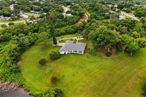 Villa ou maison à vendre à Deltona, Floride: 4 chambres, 257.53 m2 № 1349401 - photo 8