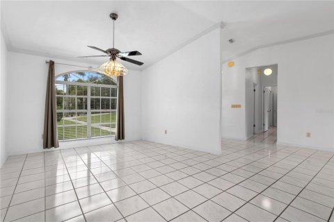 Villa ou maison à vendre à Deltona, Floride: 4 chambres, 257.53 m2 № 1349401 - photo 16