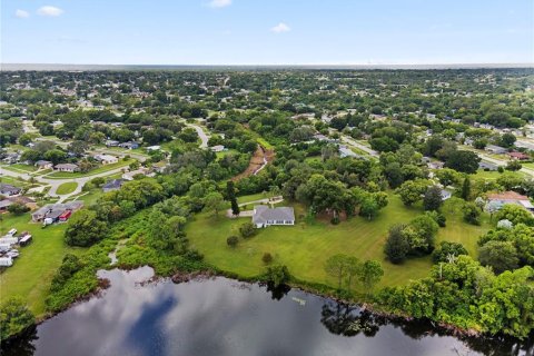 Villa ou maison à vendre à Deltona, Floride: 4 chambres, 257.53 m2 № 1349401 - photo 6